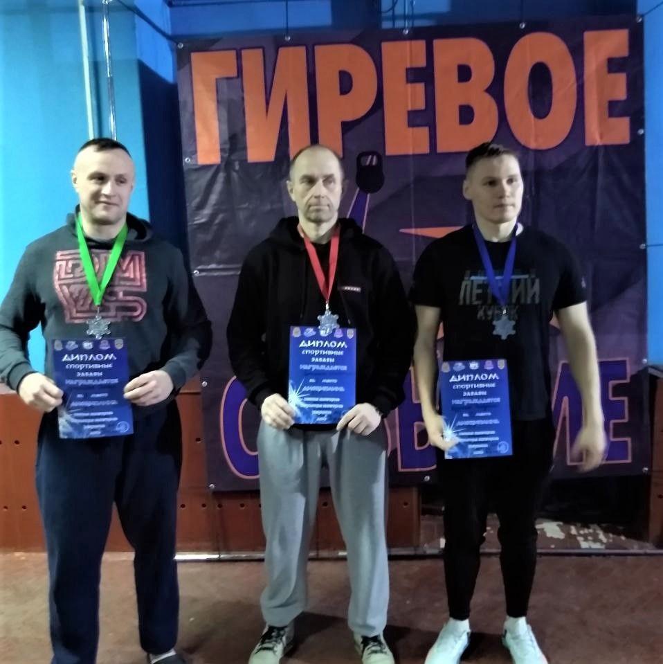 Грязовецкий спортсмен дважды стал лучшим на Межрегиональном турнире по силовым видам спорта.