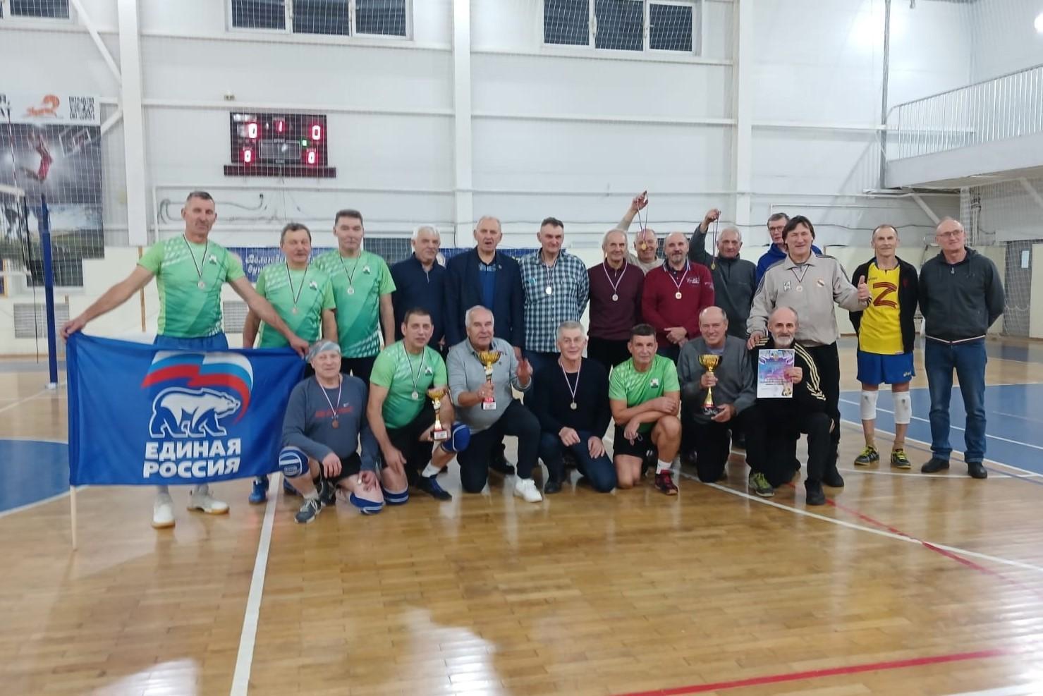 28 октября прошел турнир по волейболу среди ветеранов.