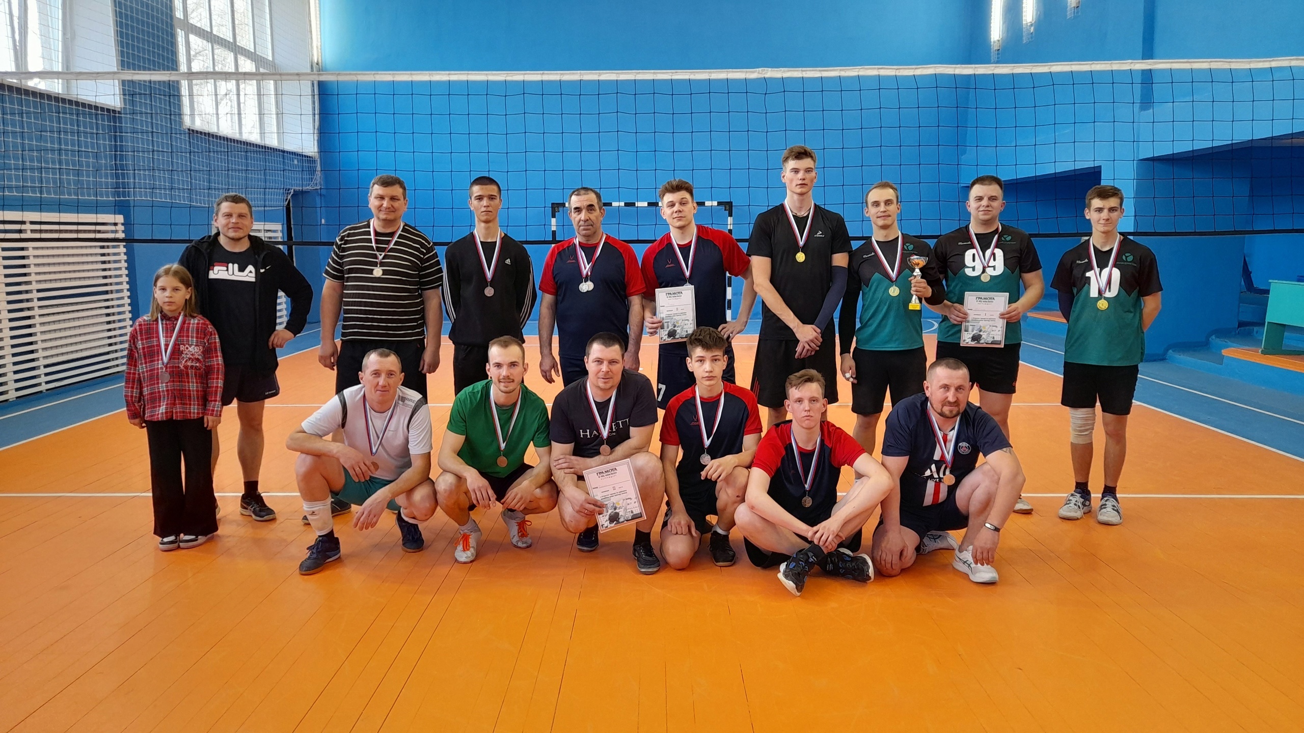 Открытый турнир по парковому волейболу прошёл в Вохтоге.