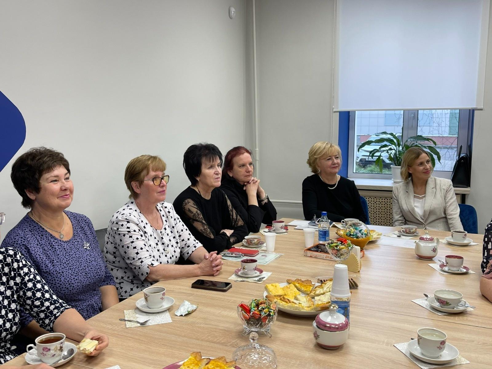 В Грязовце прошла встреча женского клуба «Шанс».