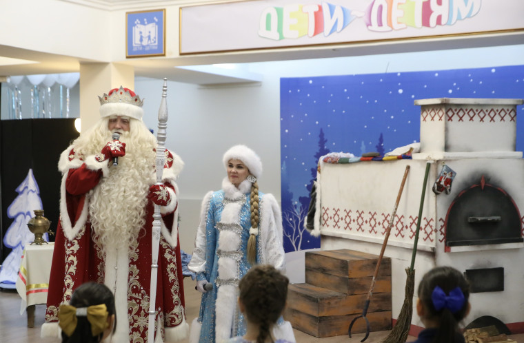 Подошло к концу новогоднее путешествие Российского Деда Мороза по странам ближнего и дальнего зарубежья.