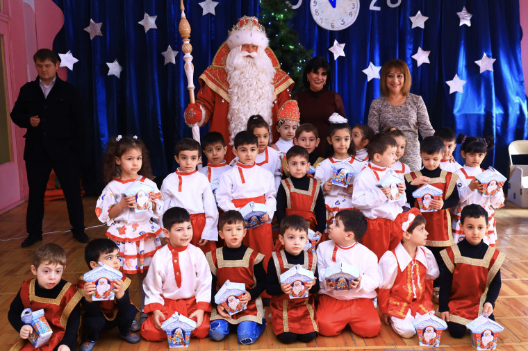 Подошло к концу новогоднее путешествие Российского Деда Мороза по странам ближнего и дальнего зарубежья.