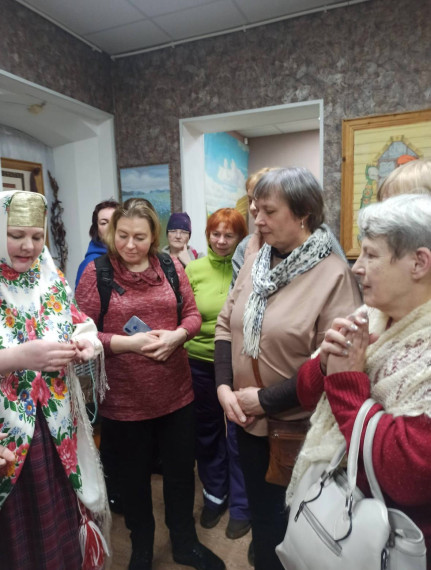 Познакомиться с грязовецкими святынями и купеческой застройкой приехали сегодня гости из Череповца.