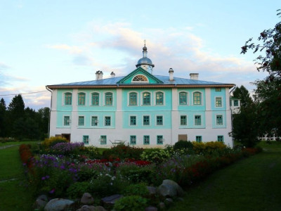 Свято-Троицкий Павло-Обнорский мужской монастырь